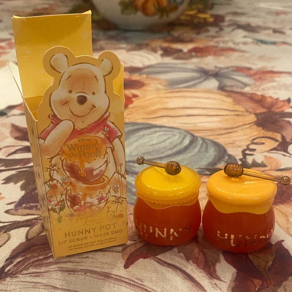 Fourth Ray/Winnie the Pooh Hunny Pot lip scrub and mask duo